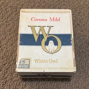 White Owl Corona Mild Cigarette Pack - White, Navy, Gold